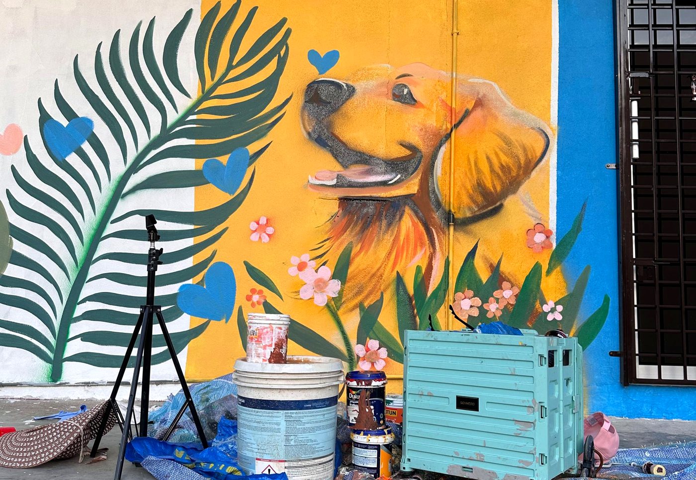 Dog and cat mural painting for an animal clinic wall